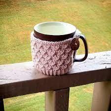 This diy cup cozy uses a knitting stitch called the 'seed stitch'. Ravelry Diagonal Knot Mug Cozy Pattern By Linda Thach