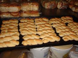 Biscoito Frito De Polvilho Doce E Farinha De Trigo 3 Kg Farinha De Trigo Aproximadamente 1 Litro De Leite 700 G De Acucar 250 G De Manteiga Ou Nata 5 Ovos Bolachas Caseiras Biscoitos Caseiros Receitas