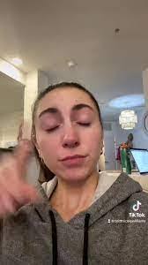 Janet Hott's Instagram, Twitter & Facebook