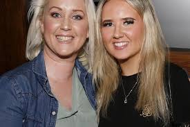 Enniscorthy community gives its support to local woman Nadia Dempsey as she  fights cancer