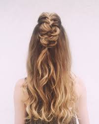 View wigsbuy hot promotion now, we stay in touch with the latest and hottest style, cheap and high quality, you can't miss! 20 Cute Prom Braid Hairstyles To Try For Medium And Long Hair