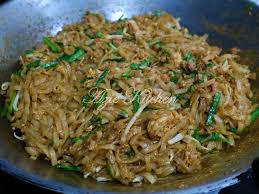 Setelah garing masukkan cili blender tadi; Kuey Teow Goreng Azie Kitchen
