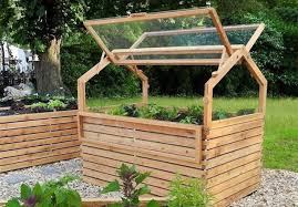 Ein hochbeet bietet viele vorteile gegenüber einem erdbeet. Hochbeet Anlegen Und Bepflanzen Gartenspass Auf Hohem Niveau Bauemotion De