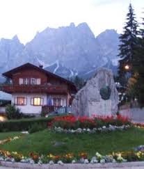 The most famous, fashionable and expensive italian ski resort. Cortina D Ampezzo Tourist And Travel Guide From Italy Heaven