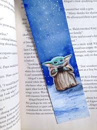 Marcapaginas Baby Yoda En Acuarela Star Wars Mandalorian Bookmark Watercolor Handmade Original Present Handpainted Laminated Print Star Wars Painting Star Wars Art Yoda Artwork