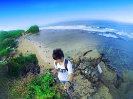 Pesona keindahan alam pantai yang cantik dan tenang membuat semua lelah di perjalanan hilang begitu saja. Pantai Indrayanti Panorama Alam Yang Eksotis Di Yogyakarta