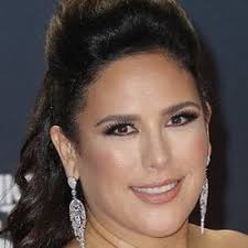 Watch Seis Manos season 1 episode 1 streaming