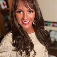 Samantha Bowles's Instagram, Twitter & Facebook