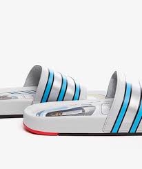 Another word for opposite of meaning of rhymes with sentences with find word forms translate from english translate to english words with friends scrabble crossword / codeword words starting with words ending with words containing. Kaufe Adidas Adilette Premium Fx4410