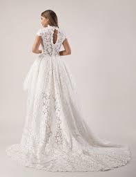 Check spelling or type a new query. Vokuhila Brautkleid Aus Spitze Mit Schleppe Massanfertigung Kleiderfreuden
