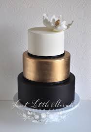 Black White And Gold Metallic Foil Wedding Cake Inspiration Weddingcakes Simple Wedding Cake Beautiful Wedding Cakes Cakes By Stephanie