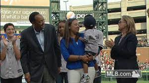 Derek Jeter S Tiny Nephew Tips Cap At Pregame Ceremony World Collectively Awwws Mlb Com Derek Jeter Pregame Yankees