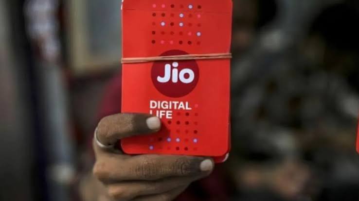 Jio लाया खास ऑफर, अब 100 रुपये के प्लान में मिलेगा 299 रुपये वाले प्लान का फायदा - India TV Hindi