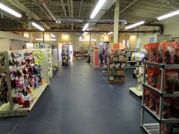 Imprint on bottom, relief on top. Pet Store