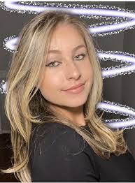 Yesy Posada's Instagram, Twitter & Facebook