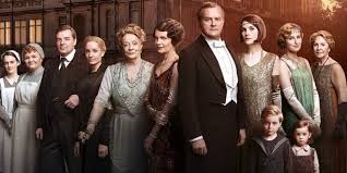 Heat vision também relata 18 que imelda staunton e miranda richardson teriam sido escaladas para o filme, junto com kenneth cranham, sam riley, e lesley manville. Downton Abbey Teaser Zum Kinofilm Veroffentlicht Beste Serien De