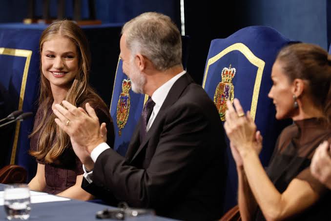 COMUNICADO OFICIAL ZARZUELA | La princesa Leonor estudiará la carrera de  Ciencias Políticas en la universidad pública Carlos III de Madrid