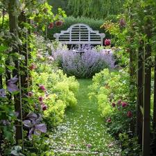 Violet Grey Decorative On Instagram A Beautiful End To Another Gorgeous Day Apparently One More Day Then The Cottage Garden Design Diy Garden Garden Design