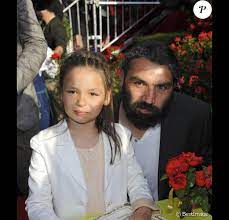 Dernière mise à jour le 3 juillet 2015. Sebastien Chabal Papa Attentif Avec Sa Merveille Lily Rose Qui Parraine Disney Purepeople