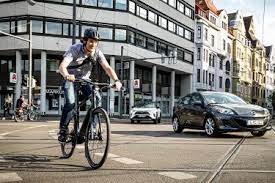 Dort wirkt die kraft f k am radius r k. Sicherheit Im Stadtverkehr Tipps Fur E Bike Fahrer