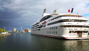 Back To Cork And Omg That S A Beautiful Boat Ponantcruises Cork Ponant Ireland Cruise Croisiere Bateau Boat Ship Ocean Lovi Cruise Ship Cruise Boat