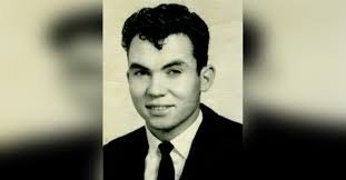 Brett Ledbetter's Instagram, Twitter & Facebook