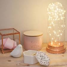 Découvrez nos guirlandes et objets lumineux en promotion avec des nouveautés toute l'année et dans tous les. Chambre D Enfant 10 Idees Deco Avec Une Guirlande Lumineuse