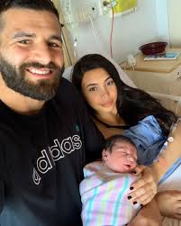 His birthday, what he did before fame, his family life, fun trivia facts, popularity rankings, and more. Josh Mansour On Twitter Andre Anthony Mansour Born 31 7 19 Weight 3 580kg Danimansour You Are Amazing