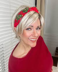 A little holiday hair inspo for your feed 🎁 Happy Holidays from The Wig  Company! ❤️✨