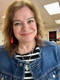 Tina Elledge's Instagram, Twitter & Facebook