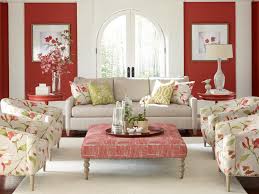 الأريكة لمسة التميز والإشراق في الغرف ملحق استراحة الجمعة ملاحق الخليج