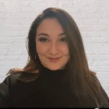 Emily Gee's Instagram, Twitter & Facebook