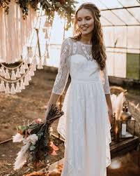 Und besonders rote kleider stehen für weiblichkeit und sorgen für einen spektakulären und unvergesslichen auftritt. Spring Wedding Dresses Trends For Your Party In 2022 In 2021 Spring Wedding Dress Wedding Dress Couture Wedding Dresses