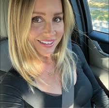 So Be It... that's a wrap” Anne Hathaway just confirmed that filming for  the Verity movie adaptation has been completed which is set to premiere