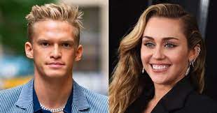 Miley cyrus and cody simpson were first romantically linked in october 2019. Miley Cyrus Putus Dari Cody Simpson Setelah 10 Bulan Bersama Okezone Celebrity