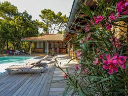 Reservez Votre Maison De Vacances A Le Cap Ferret Comprenant 5 Chambres Pour 10 Personnes Votre Location De Vacances A Villa Maison Bungalow Bois En 2019 Maisons De Charme Maison De