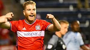 See their stats, skillmoves, celebrations, traits and more. 10 Things De Leeuw On Life In Chicago Food Preferred Position And More Mlssoccer Com