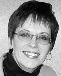 Elinor Dillon's Instagram, Twitter & Facebook