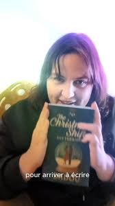 Nouveau Dimanche, Nouvelle Lecture Et cette semaine c'est : « Rendez-Vous à Noël,  Darling » de @laurenasherauthor publie chez @editions_bmr dans la  collection poche #Ito ♥️ Et vous ?? Quels sont les