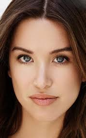 Splay veb-saytida mavjud filmlarda o'ynagan aktyorlar, rejissyorlar va  prodyuserlar