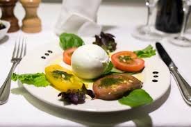 Mozzarella Ai 4 Pomodori Picture Of Auberge De Venise Bastille Paris Tripadvisor