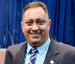 Profissionais de educação física fazem reunião virtual para discutir  retomada das atividades