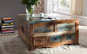 Shabby chic couchtisch aus recyclingholz mehrfarbig und metall schwarz vosbadus from www.wohnen.de. Altholz Mobel Wohnen Im Shabby Chic Massivmoebel24