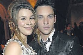 Meyers set to marry Joss Stone in new Tudors