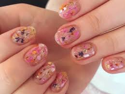 Elegant nails stylish nails pink nails my nails oxblood nails magenta nails nagellack design bridal nail art bride nails. Nail Art With Pressed Flowers