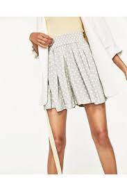 Bermuda grande taille femme, short en lyocell ou combishort en lin, découvrez des modèles adaptés à toutes les morphologies. Bermuda Fluide Pantalons Courts Femme Fashiola Fr Comparez Et Achetez