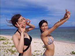 小島瑠璃子・AKB48大家志津香、グアム島ビーチでの大胆ビキニショットを公開。二人旅で弾けた素顔見せる (2017年5月16日) - エキサイトニュース