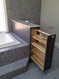 Des Idees Simples Pour Maximiser L Espace Dans La Maison Amenager Petite Salle De Bain Deco Salle De Bain Amenagement Salle De Bain