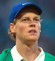 New Zealand has produced excellent players in its history: among these is  undoubtedly Jeffrey Simpson, Russell's elder brother, who already  represented his country in the Davis Cup at the age of 19