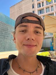 Hello everyone! I am Mariana, a PhD student from the University of  Valencia. I am going to Lisbon from the 1st of September to the 1st of  December of 2025 to do